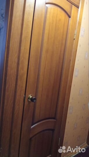 Дверь деревянная б/у