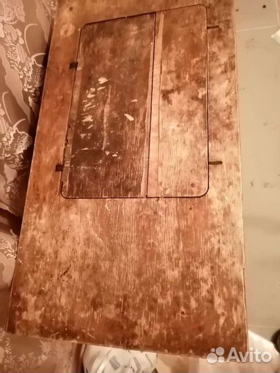 Швейная машинка с ножным приводом