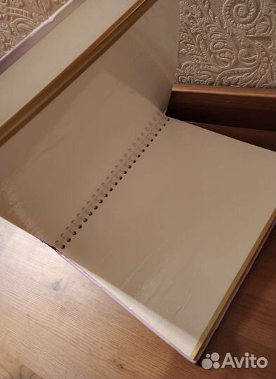 Два фотоальбома одним лотом. Большой и магнитный