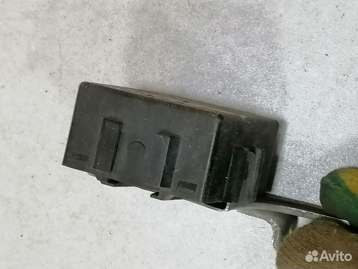 Блок управления центр.замком Toyota Corona 1992-96