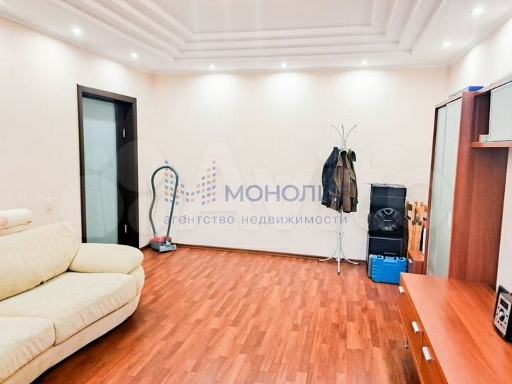 2-к. квартира, 82 м², 4/9 эт.