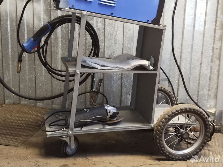 Тележка для сварочного аппарата