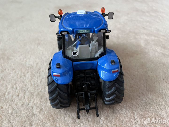Модель трактора NEW Holland