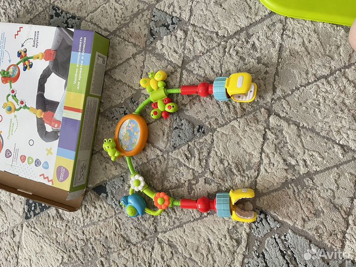 Детские качели шезлонг дуга на коляску коврик