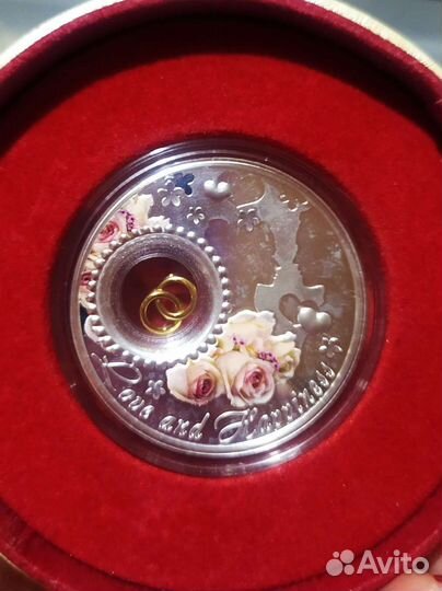 Монета коллекционная свадебная