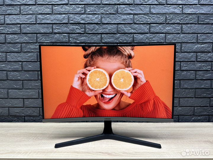 Монитор Samsung 27 Изогнутый