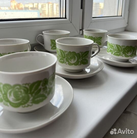 Чайные чашки с блюдцами