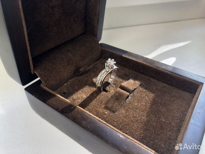 Кольцо белое золото 750 проба - 7 грамм