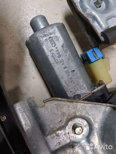 Стеклоподъемник электрический правый передний Chevrolet Trailblazer