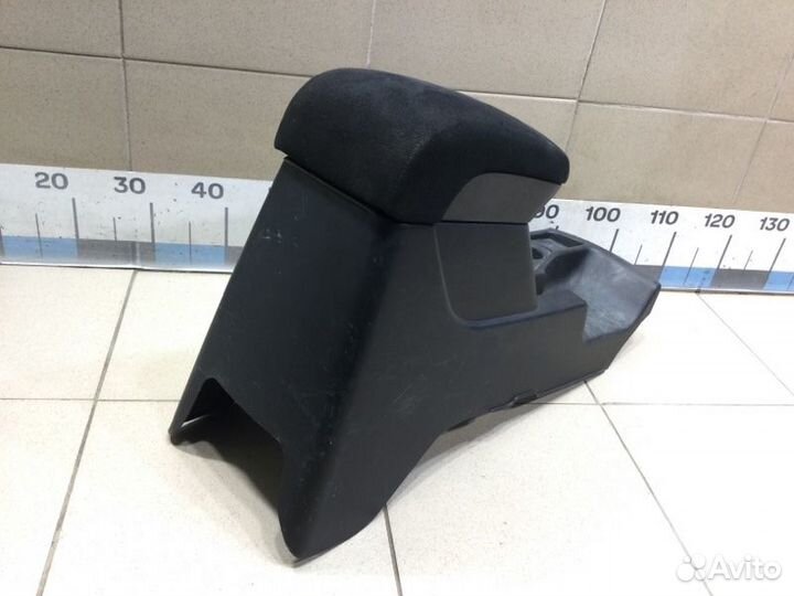 Подлокотник Mitsubishi Pajero/Montero Sport KH