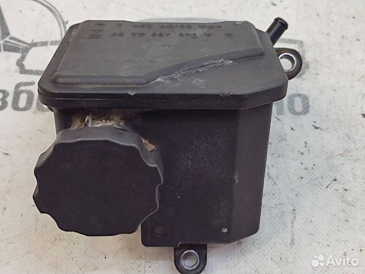 Бачок гура w212 E-class 642.852