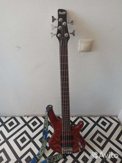 Бас гитара 5 струн ibanez