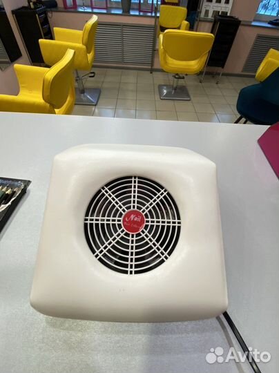 Пылесос настольный для маникюра