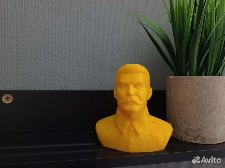 Бюст Сталина