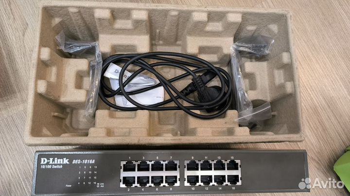 Коммутатор D-link des-1016A