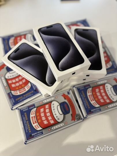 Защитное стекло Remax на iPhone 15 Pro Max