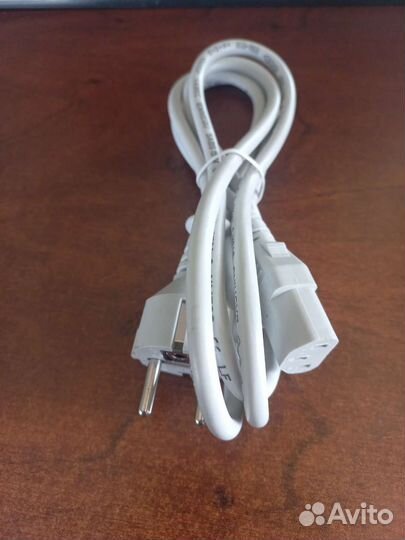 Кабель питания для компьютера
