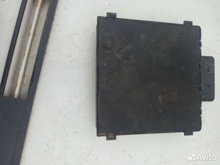 Стабилизатор напряжения audi a4 b8