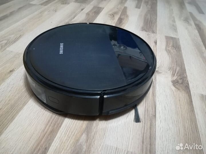 Моющий робот-пылесос samsung