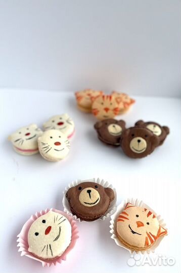 Макарон (миндальные пирожные)