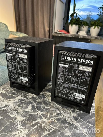 Звуковые мониторы behringer B3030A