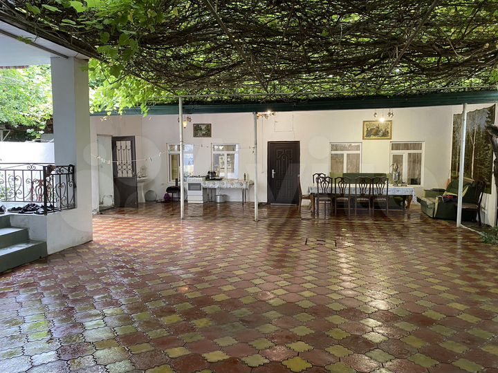 Дом 180 м² на участке 6 сот.