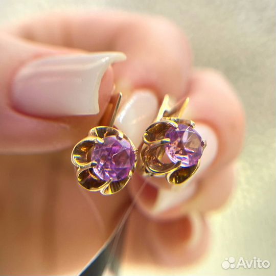 Золотые серьги 583 пробы с корундом золото