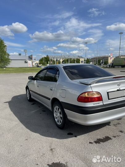 Toyota Avensis 1.8 МТ, 2001, 292 000 км