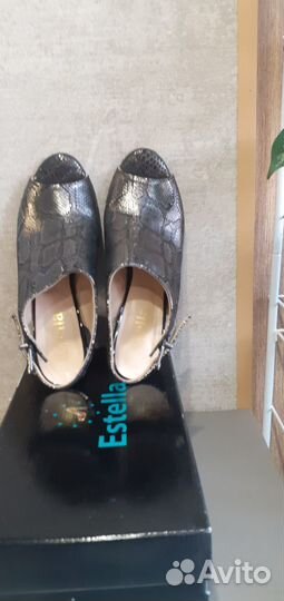 Продаю туфли женские