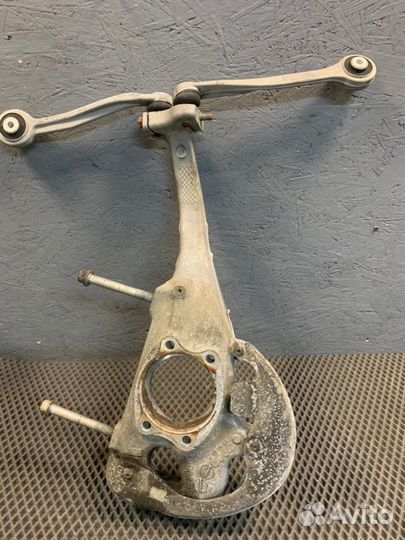 Кулак поворотный передний правый Porsche Macan S