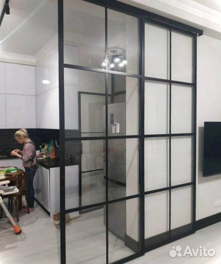 Раздвижная перегородка с матовым стеклом