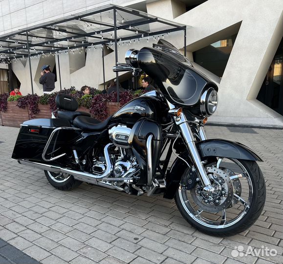 Street Glide CVO (Black Diamond)
