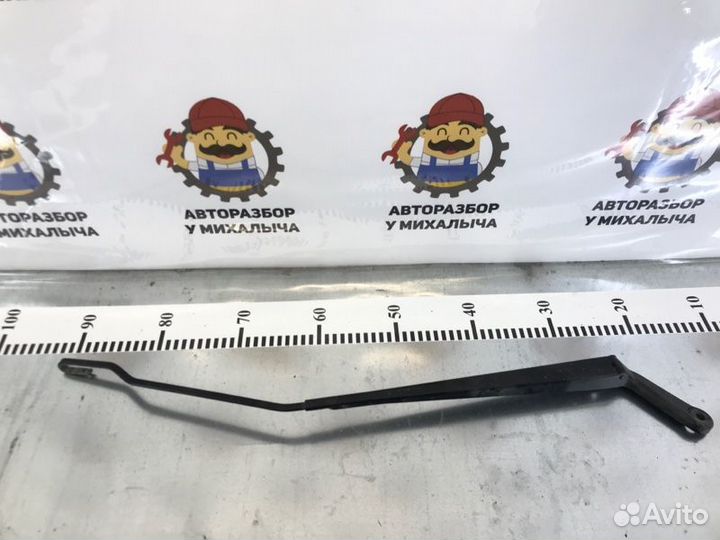 Поводок стеклоочистителя передний правый Peugeot