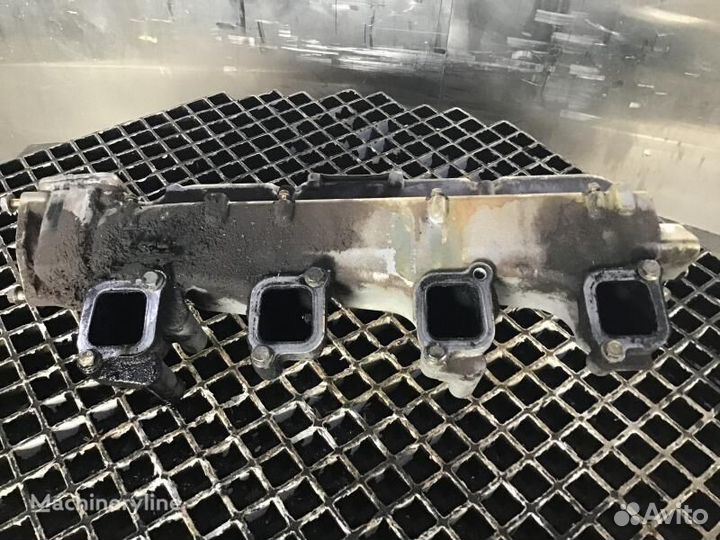 Труба выхлопная Liebherr 10135796