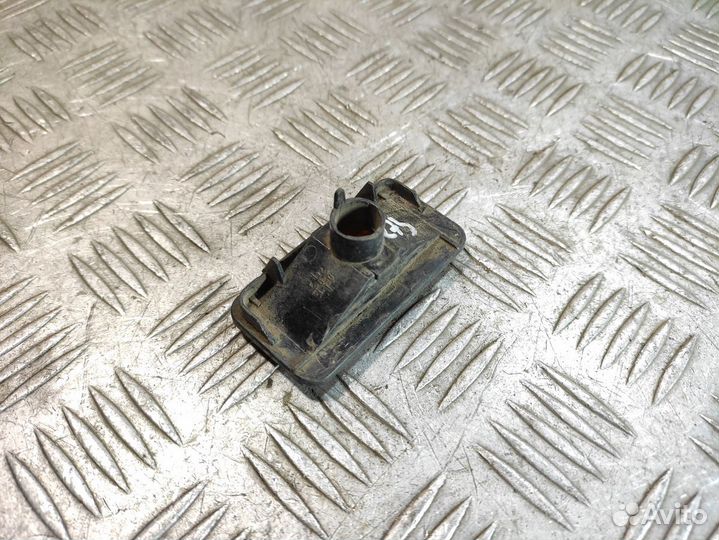 Повторитель в крыло правый Volkswagen Passat b3 b3