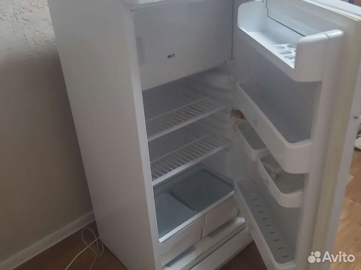 Холодильник бу indesit