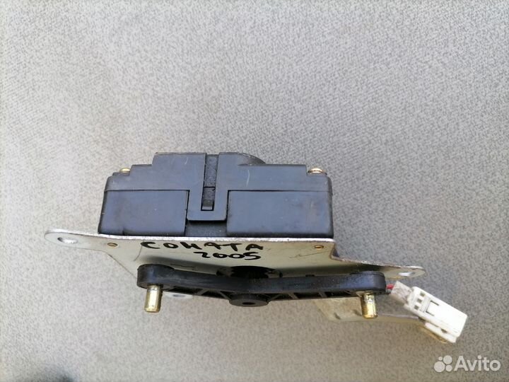 Моторчик заслонки отопителя для Hyundai Sonata IV