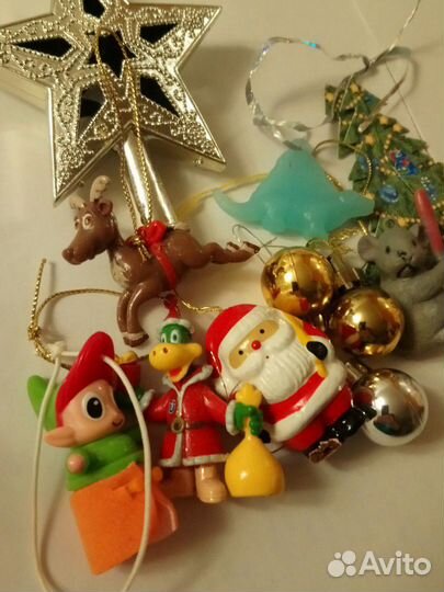 Коллекция миниатюрных игрушек для маленькой ёлочки