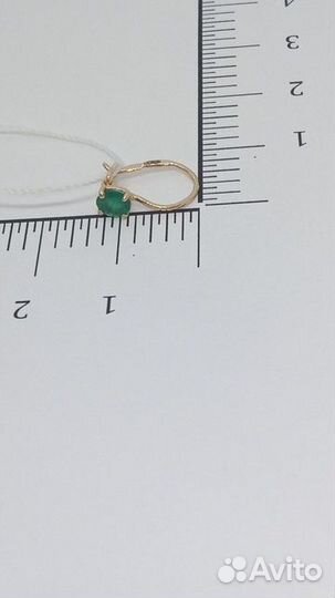 Золотые серьги с камнем