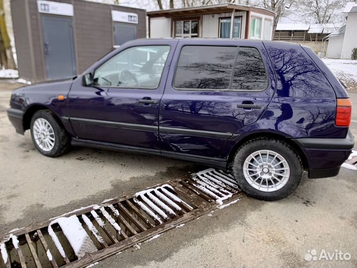 Volkswagen Golf 1.8 МТ, 1997, 170 000 км