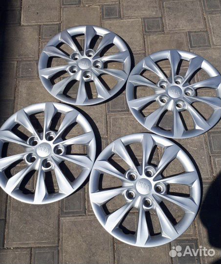 Оригинальные новые колпаки на R/15 kia цена за 4шт