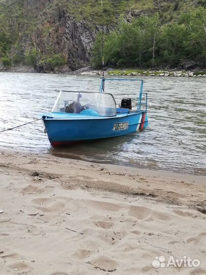 Лодка с мотором