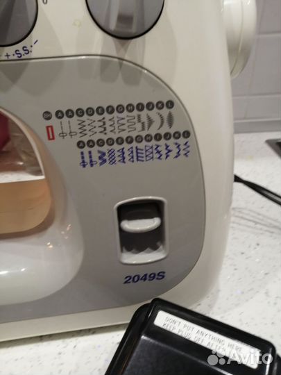 Швейная машина Janome 2049s