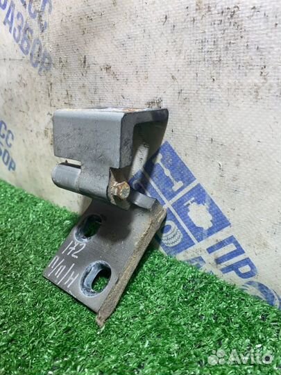 Петля двери передняя правая Bmw X5 кроссовер 3.0