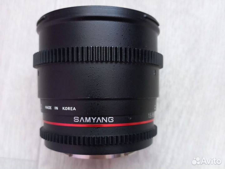 Объектив Samyang 85 mm 1.4