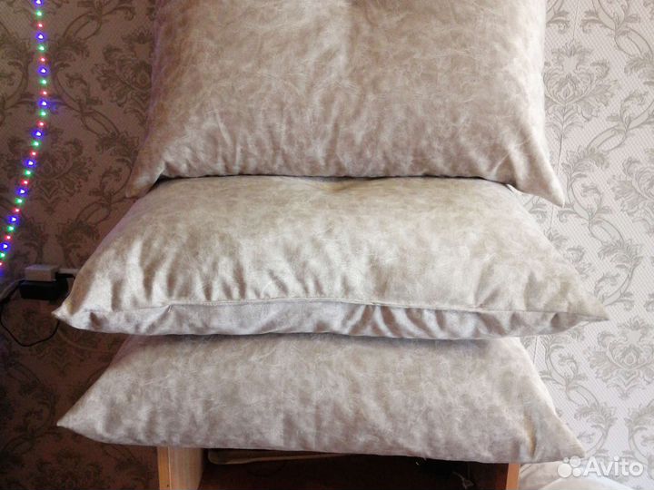 Подушка новая диванная
