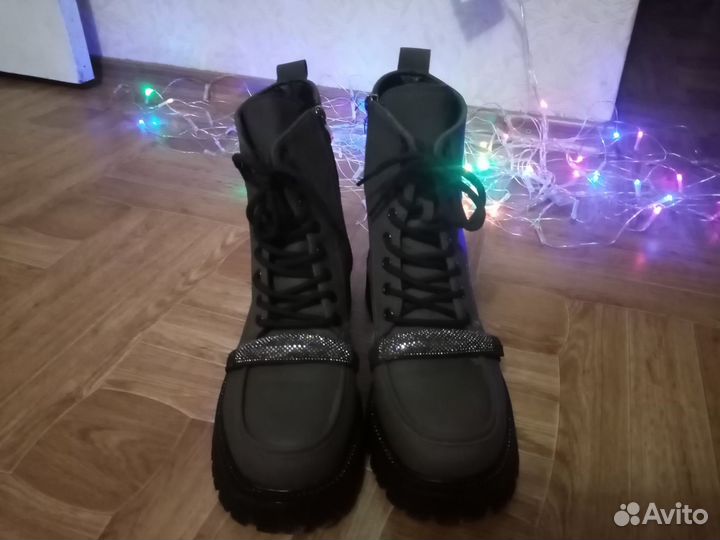 Ботинки женские зимние 40 размер бу