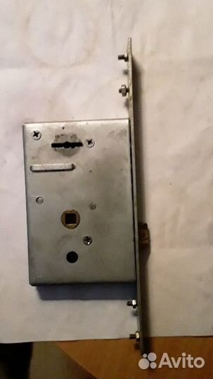 Замки дверные врезные бу