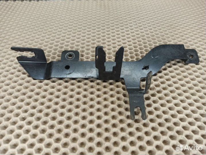 Кронштейн Opel Astra L48 Z16XER 2010