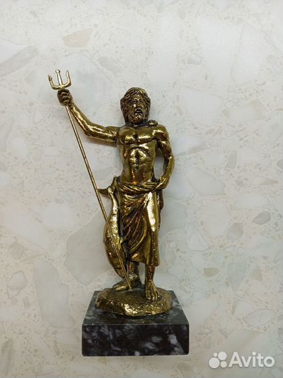 Статуэтка сувенирная 